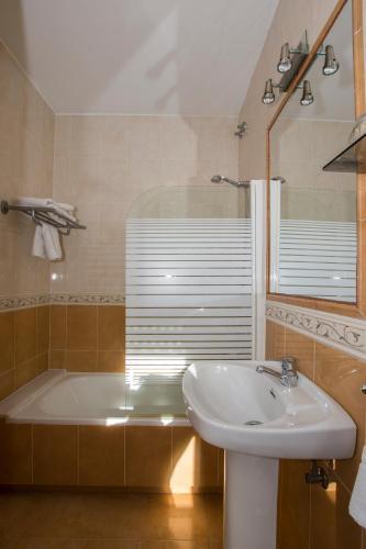 Hotel A Muradana Мурос Экстерьер фото